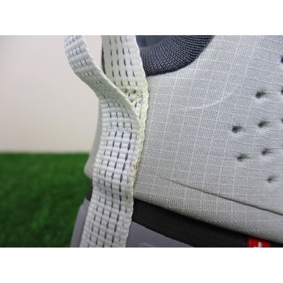 NEW On Cloudrock 2 Waterproof Boots Womens 9 Shoes Glacier Eclipse Trail Hiking - Picture 9 of 12